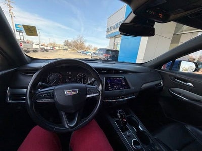 2023 Cadillac XT4 Premium Luxury