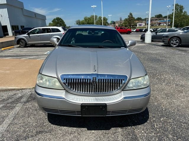 2006 Lincoln Town Car Signature Limited