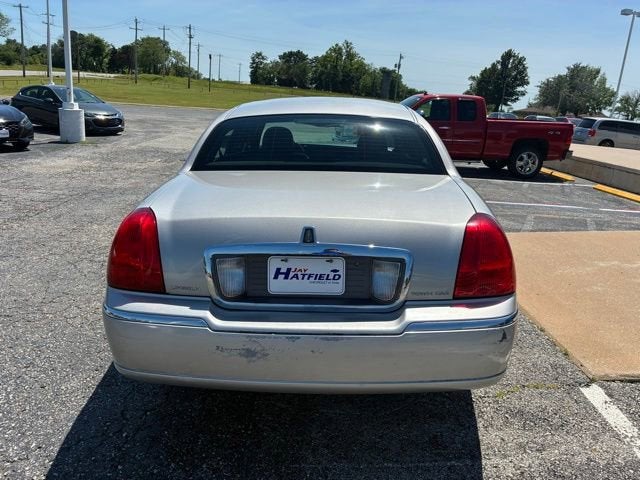 2006 Lincoln Town Car Signature Limited