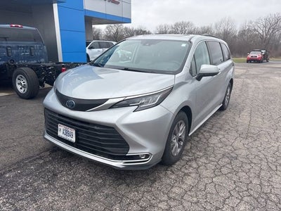 2023 Toyota Sienna XLE