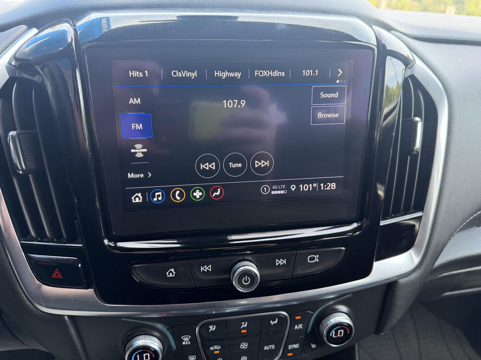 2023 Chevrolet Traverse LT Cloth