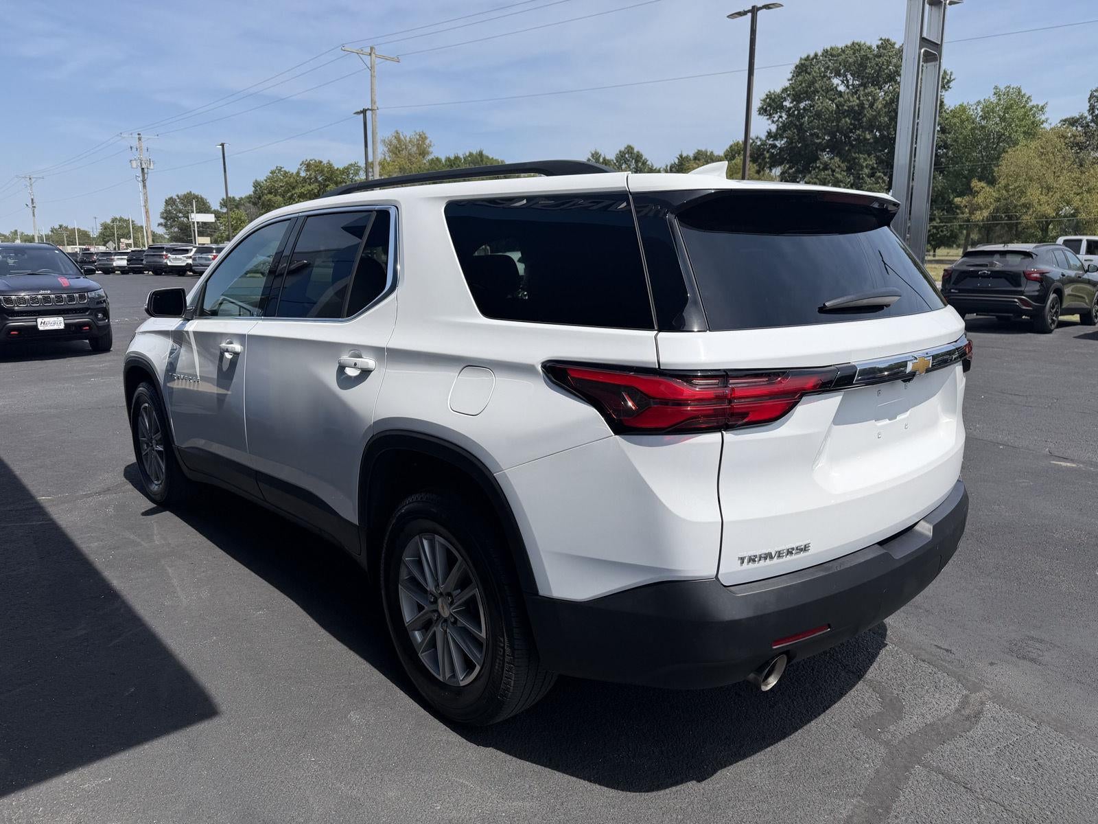 2023 Chevrolet Traverse LT Cloth