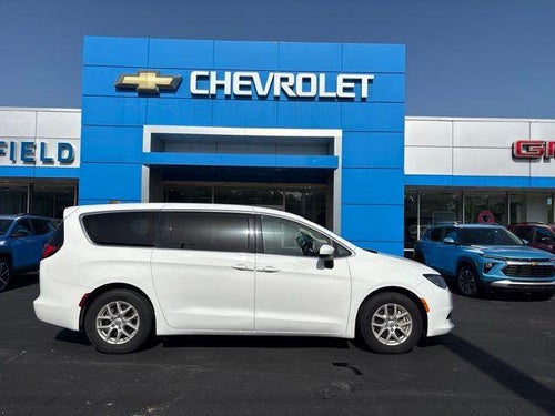 2022 Chrysler Voyager LX