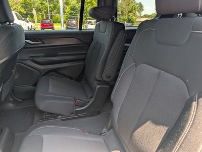 2024 Jeep Grand Cherokee L Laredo 4x4