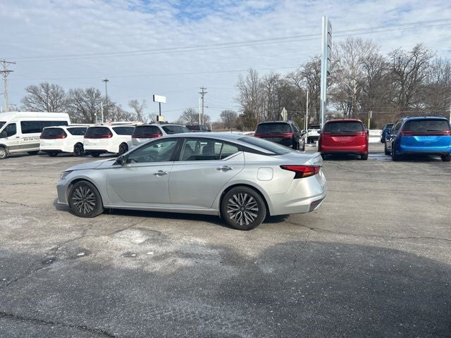 2024 Nissan Altima SV FWD