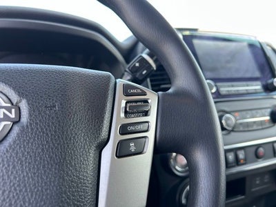2024 Nissan TITAN Crew Cab SV 4x4