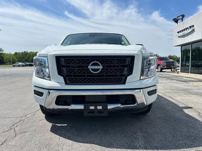2024 Nissan TITAN Crew Cab SV 4x4