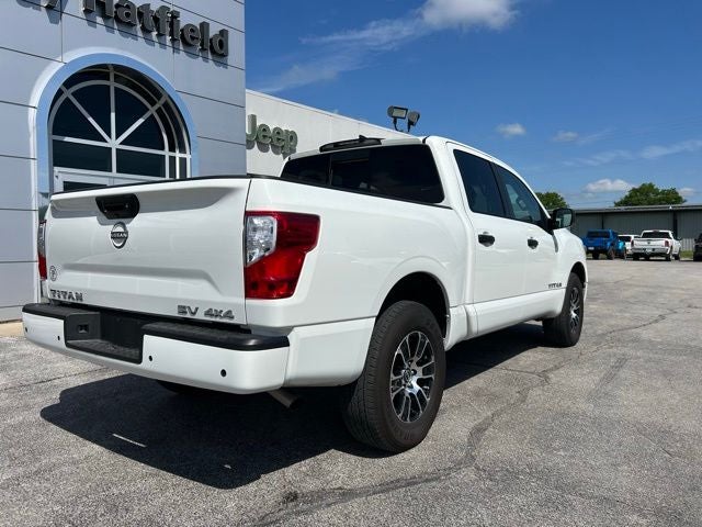 2024 Nissan TITAN Crew Cab SV 4x4