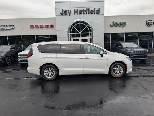 2022 Chrysler Voyager LX
